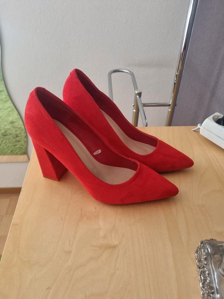 Rote High Heels Gr. 40