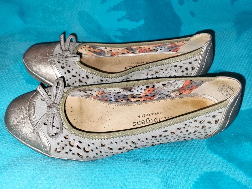 Damenschuhe Pumps Keilabsatz Größe 42G beige gold Dr. Jürgens