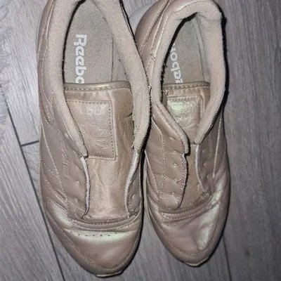 Holographische Reebok-Sneaker ohne Schnürsenkel