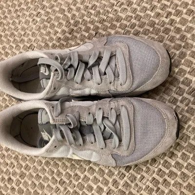 Nike Internationalist 37,5 grau Sneakers