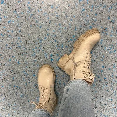 Schuhe Sneaker Stiefel zu verkaufen