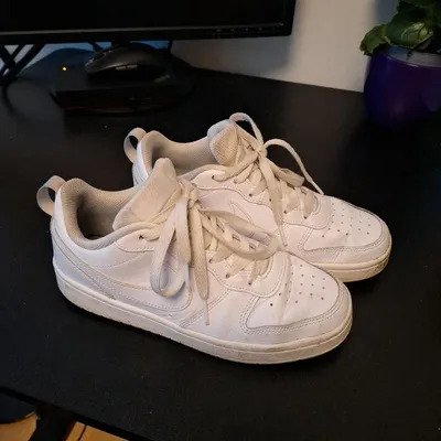 Nike Damen Sneaker mit Gebrauchsspuren