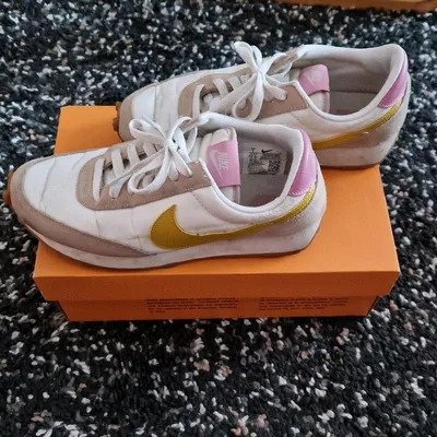 Nike Sneaker Damen Gr. 38