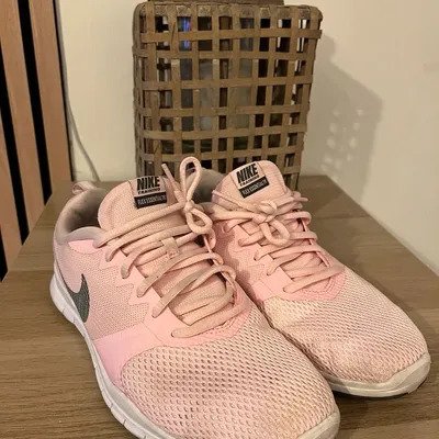 Nike Sneaker zu verkaufen