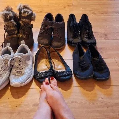 Schuhsammlung Damen Ballerina Stiefel Sneaker getragen