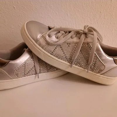 Getragene Sneaker in Größe 38