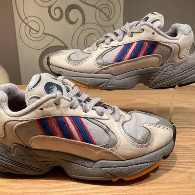 Gebrauchte adidas yung 1 Sneaker