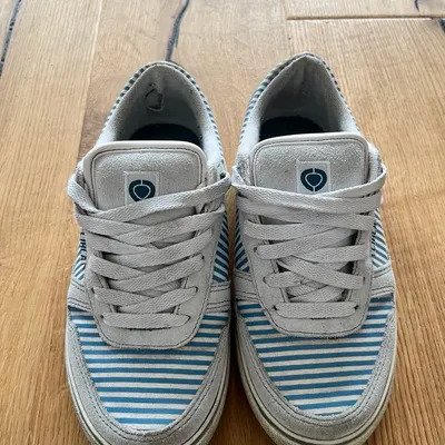 Circa Sneaker zu verkaufen