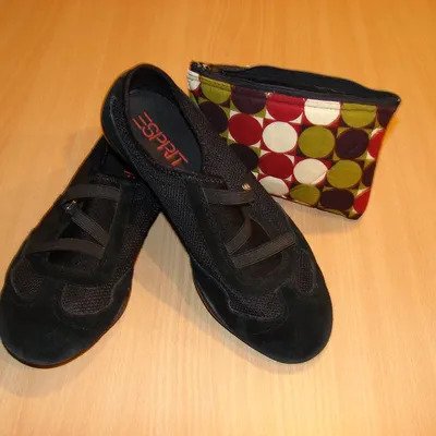 Esprit Sneakers | Schwarz | 38 | Echtes Wildleder plus Täschchen