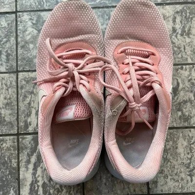 Nike Sneaker Rosa Tanjun Gr. 40