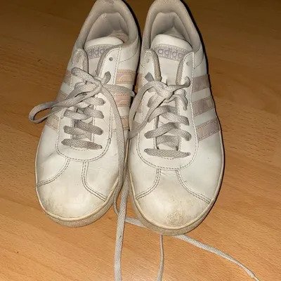 Sneaker Adidas Gr. 36 mit Gebrauchsspuren