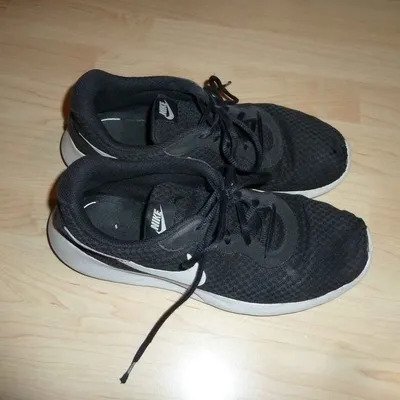 Nike Sneaker Gr. 40,5 (EUR 42,5 / 27 cm / UK 8) schw.-weiß