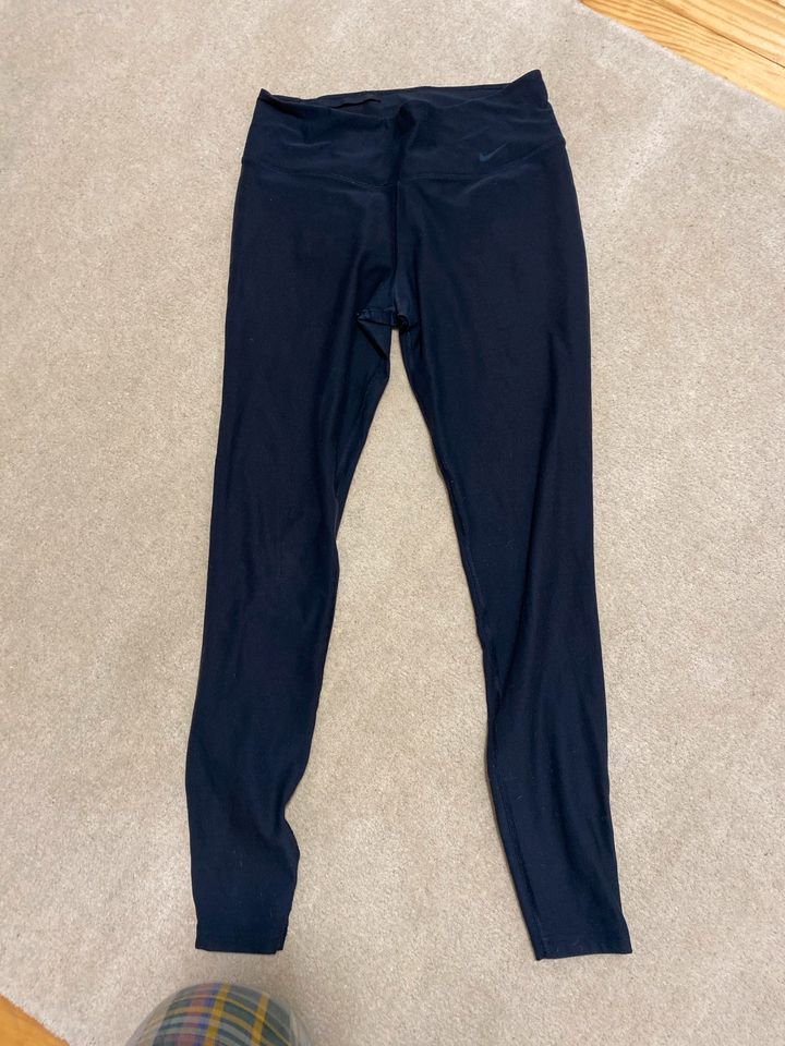 Männer aufgepasst: Einzigartige Nike Dri Fit Leggings