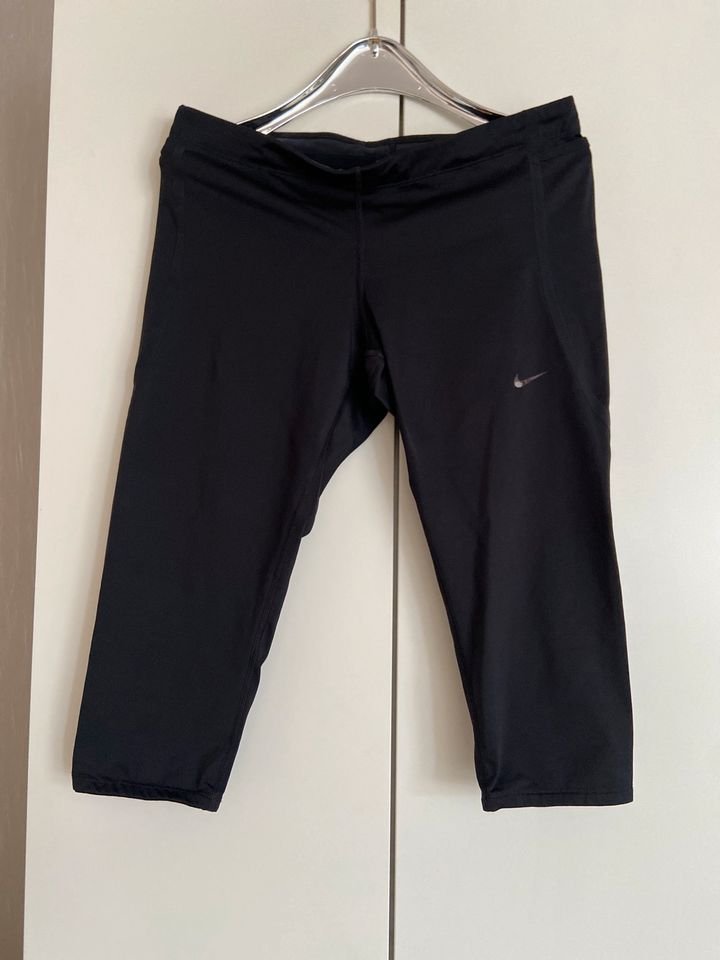Nike dri fit Damen Leggings Laufhose 3/4 schwarz